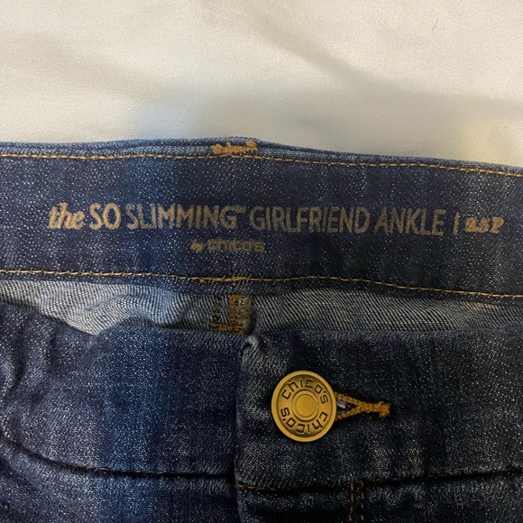 CHICOS 2.5 petite jeans - Picture 3 of 5